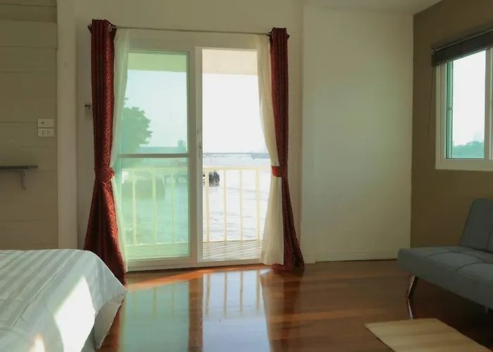 Дом отдыха Chao Phraya Riverfront House Baan Rimphraya Бангкок
