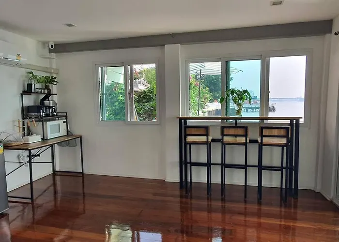 Chao Phraya Riverfront House Baan Rimphraya *