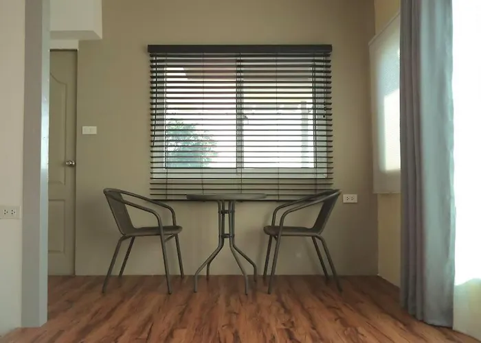 Chao Phraya Riverfront House Baan Rimphraya Дом отдыха Бангкок