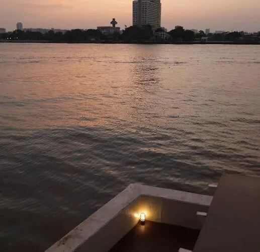 Chao Phraya Riverfront House Baan Rimphraya *