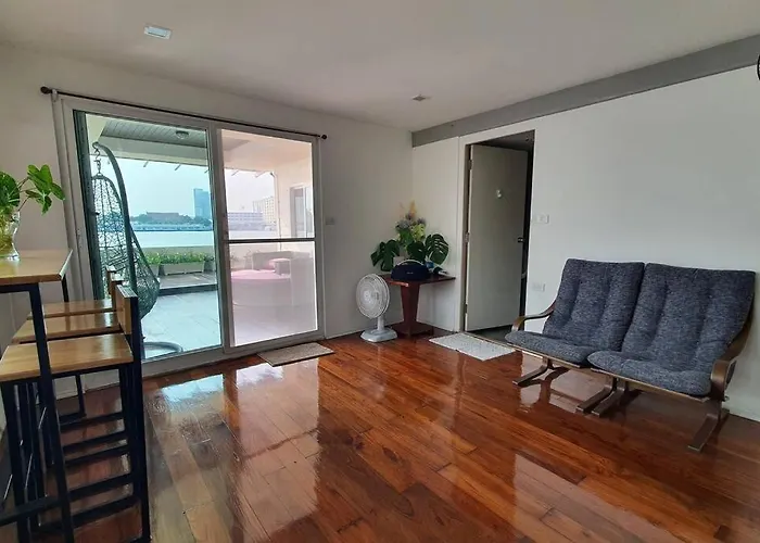 Chao Phraya Riverfront House Baan Rimphraya Дом отдыха Бангкок