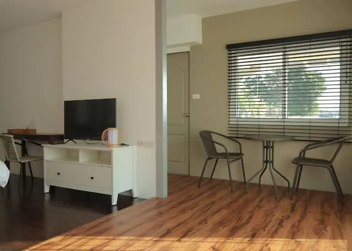 Chao Phraya Riverfront House Baan Rimphraya Дом отдыха *