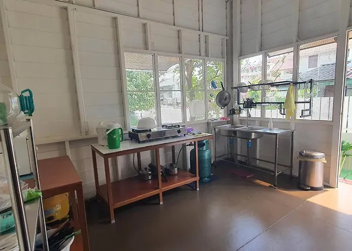 Chao Phraya Riverfront House Baan Rimphraya Дом отдыха Бангкок