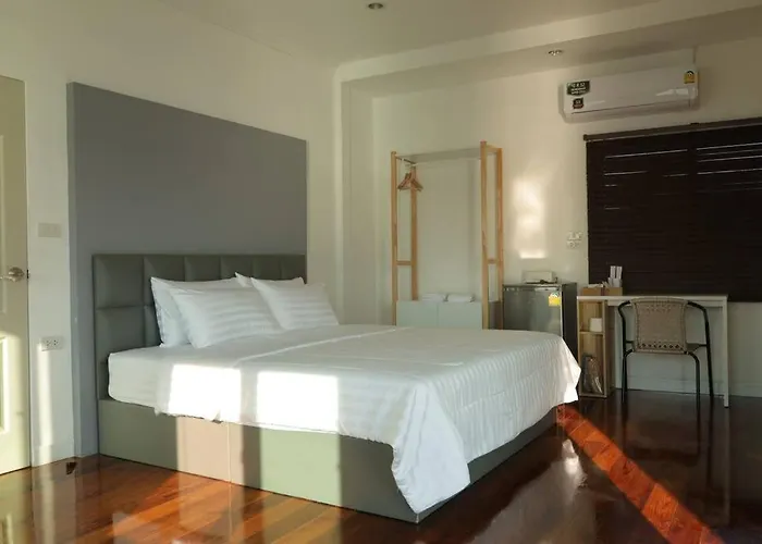 Chao Phraya Riverfront House Baan Rimphraya Дом отдыха Бангкок