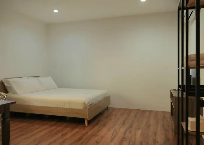 Chao Phraya Riverfront House Baan Rimphraya Дом отдыха Бангкок