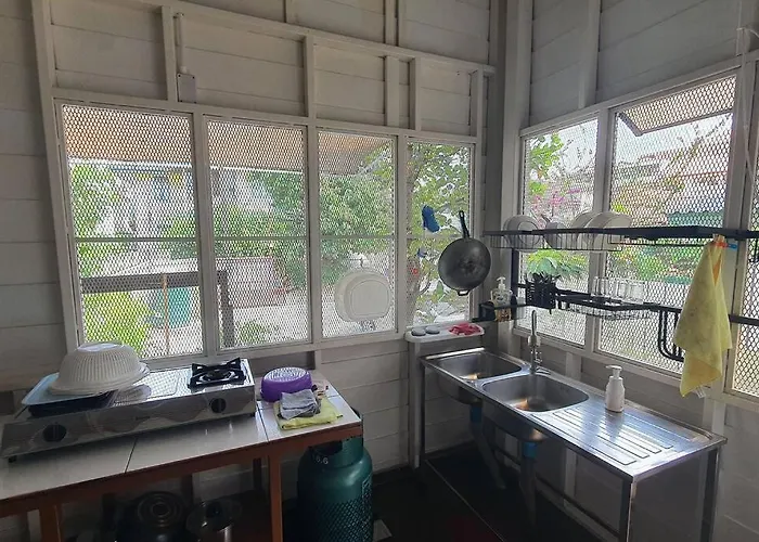 Chao Phraya Riverfront House Baan Rimphraya Дом отдыха *