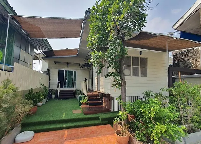 Chao Phraya Riverfront House Baan Rimphraya Дом отдыха *