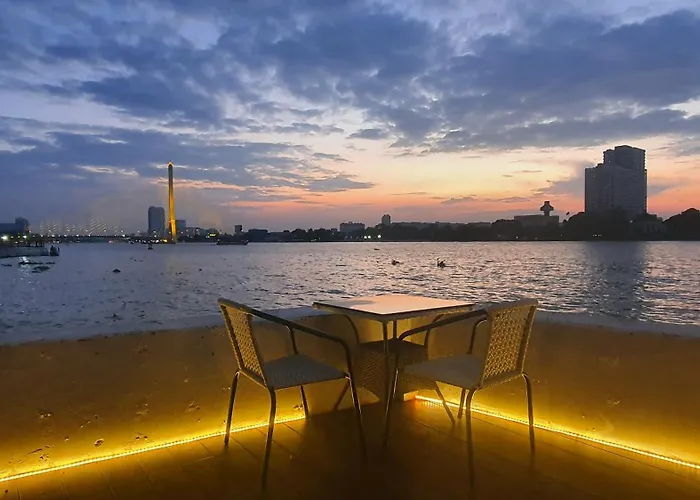 Chao Phraya Riverfront House Baan Rimphraya * Бангкок