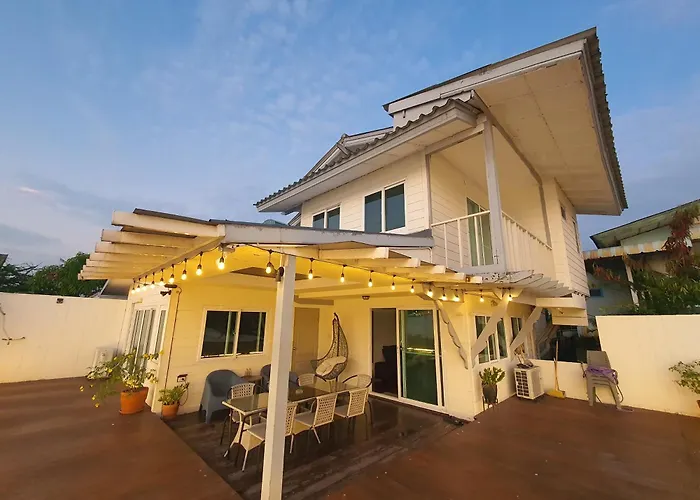 Chao Phraya Riverfront House Baan Rimphraya Дом отдыха *