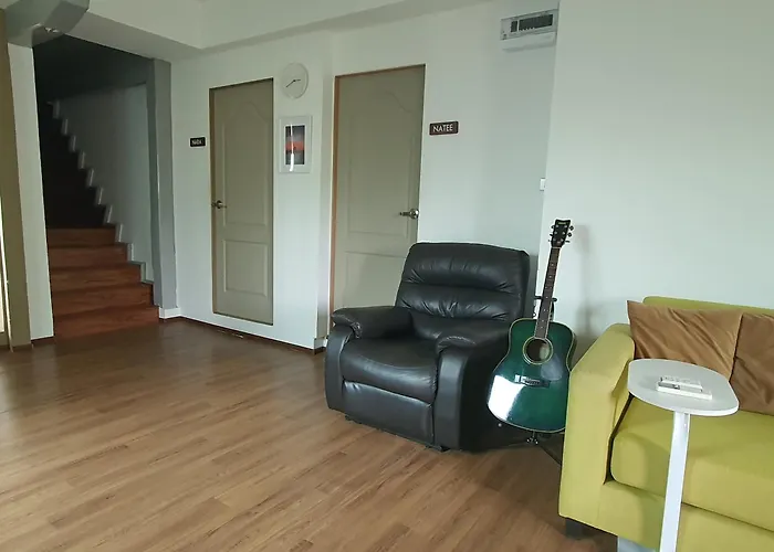 Chao Phraya Riverfront House Baan Rimphraya *