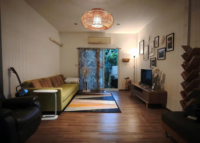 Chao Phraya Riverfront House Baan Rimphraya Дом отдыха Бангкок