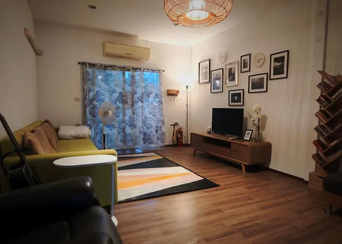 Chao Phraya Riverfront House Baan Rimphraya