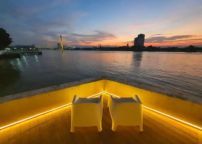 Chao Phraya Riverfront House Baan Rimphraya