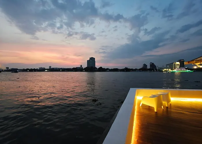 Chao Phraya Riverfront House Baan Rimphraya Дом отдыха *